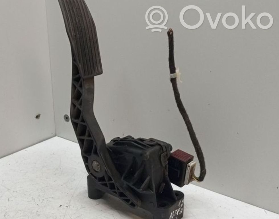 Opel Astra H Akseleratora pedālis 
