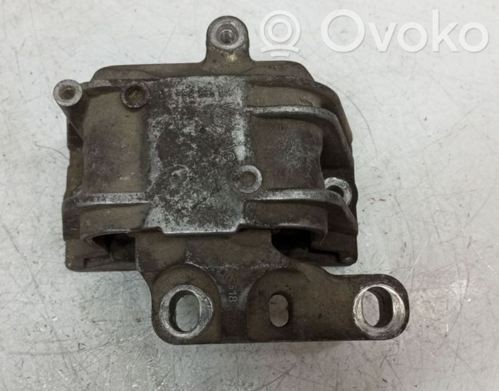 Volkswagen PASSAT B6 Engine mount bracket 