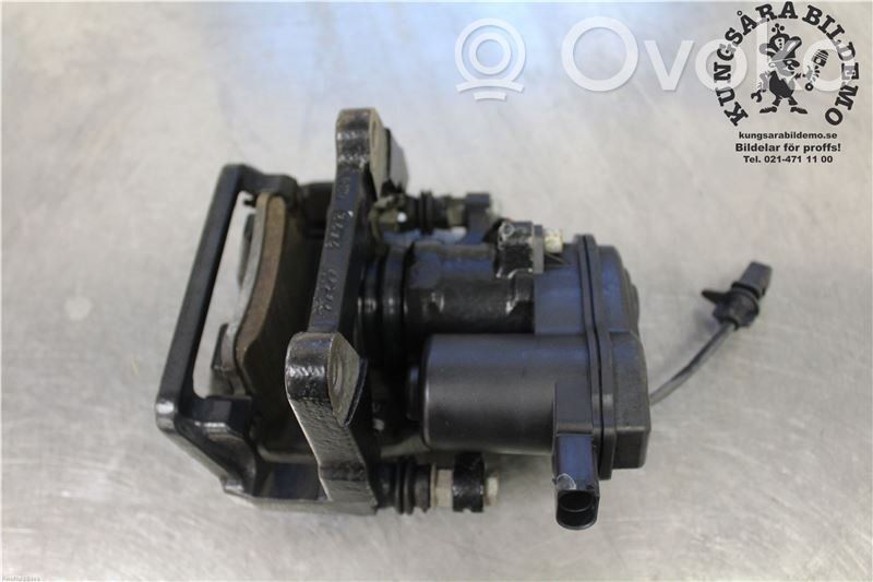 Audi A8 S8 D4 4H Tylny zacisk hamulcowy 