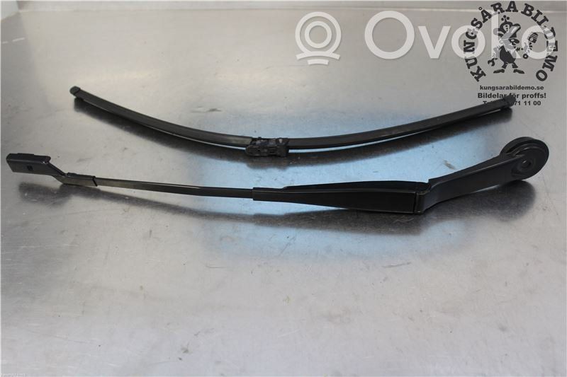 Ford Focus Front wiper blade arm 