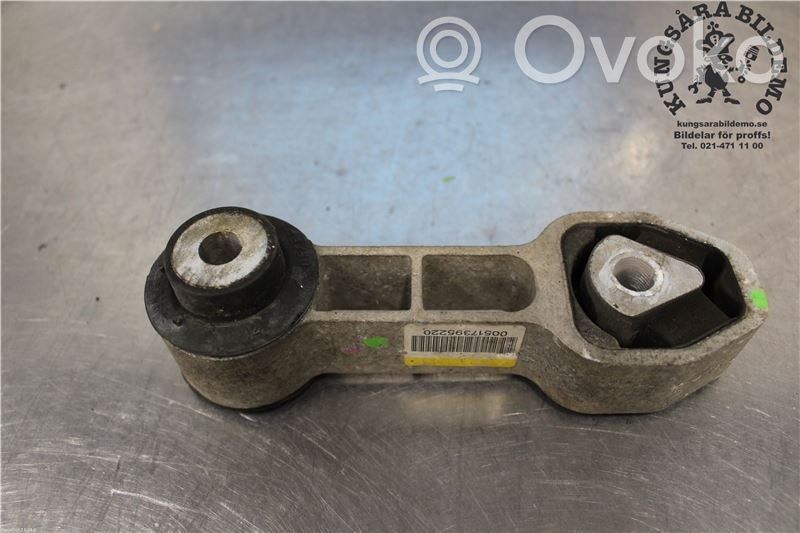 Fiat 500 Engine mounting bracket 