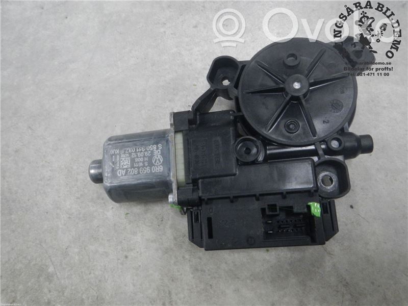 Volkswagen Polo V 6R Motorino alzacristalli della portiera anteriore 