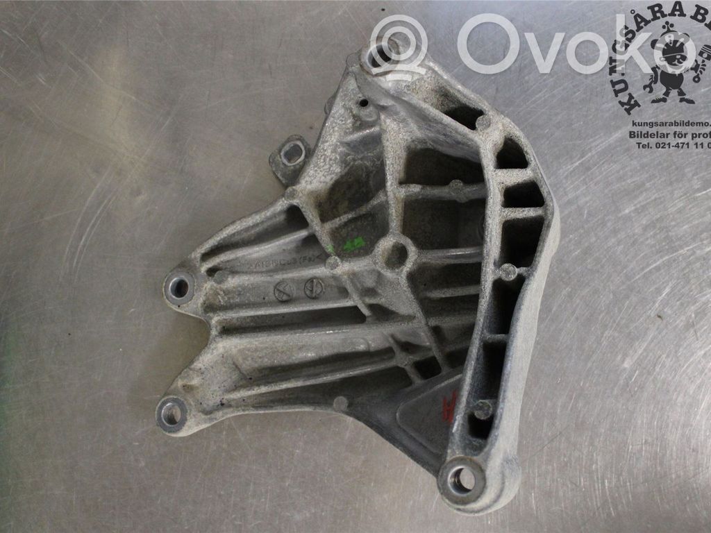 Audi Q7 4M Engine mounting bracket 