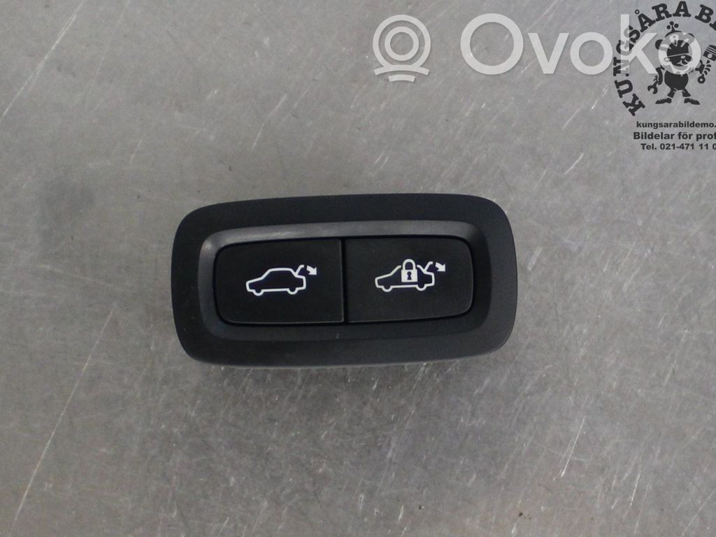 Tailgate/boot open switch button   31674801,31376890,31376890