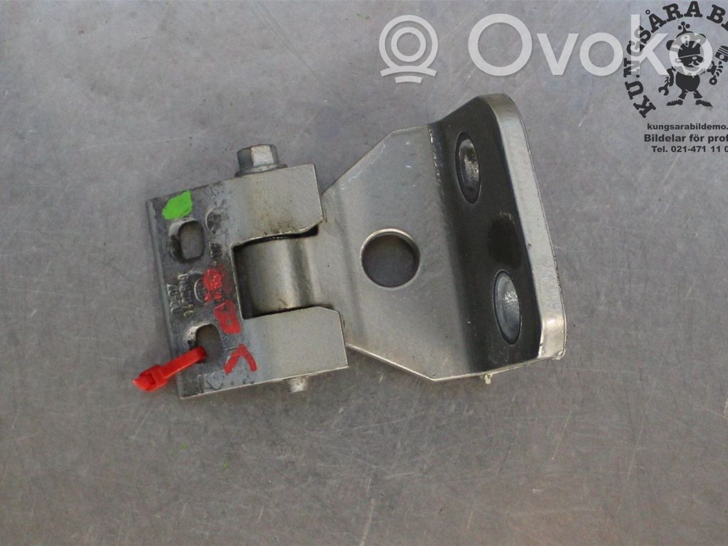 BMW X3 E83 Rear door upper hinge 