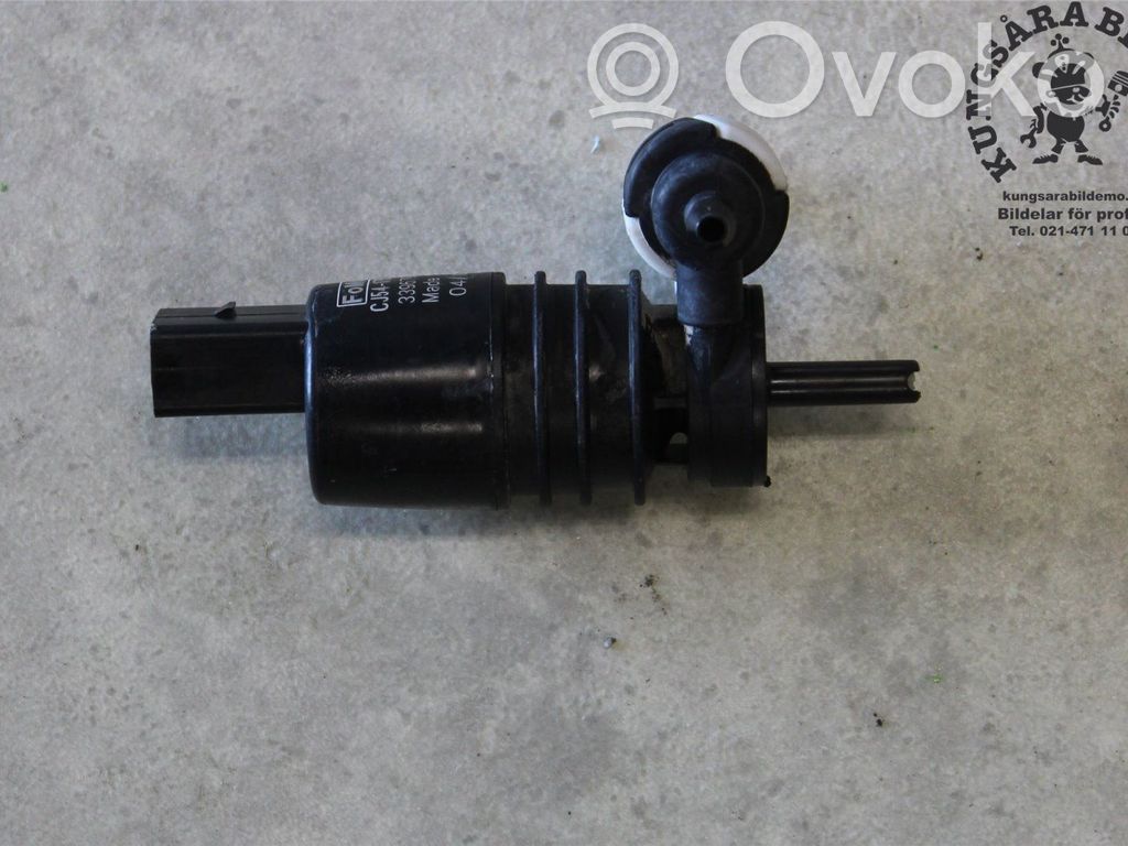 Ford Kuga II Windscreen/windshield washer pump 