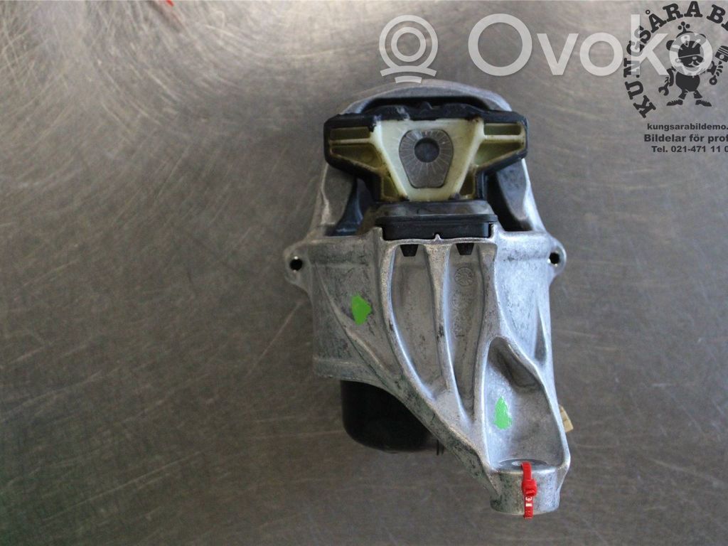 Audi A5 Engine mounting bracket 