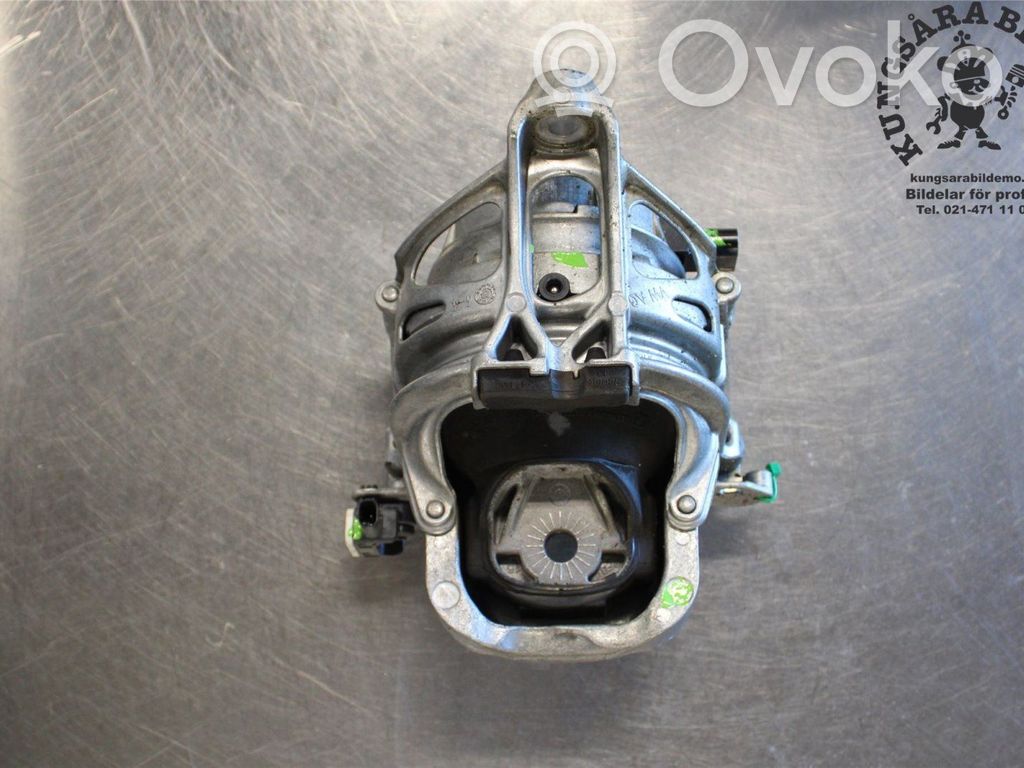 Audi Q7 4M Moottorin kiinnikekorvake (käytetyt) 