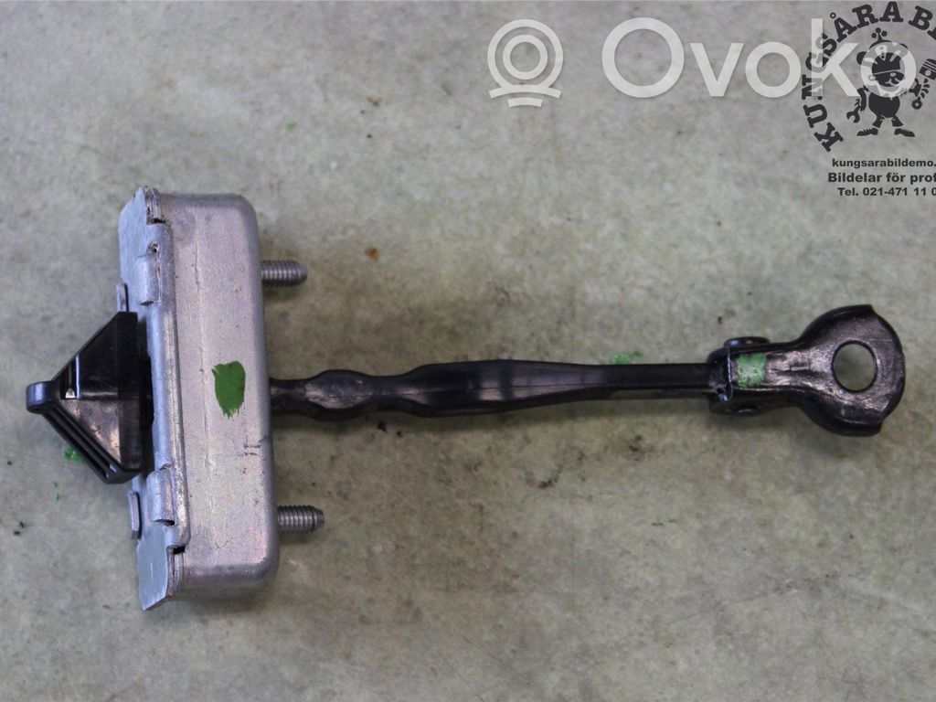 Mazda 6 Takaoven pidätin 