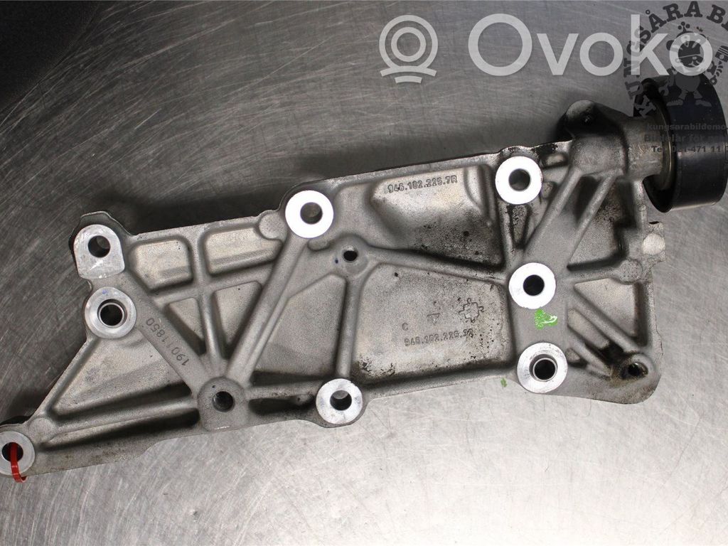 Porsche Macan (95B) Engine mounting bracket 