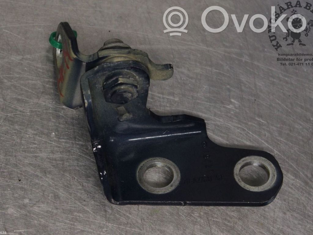 Ford Puma Front door lower hinge 