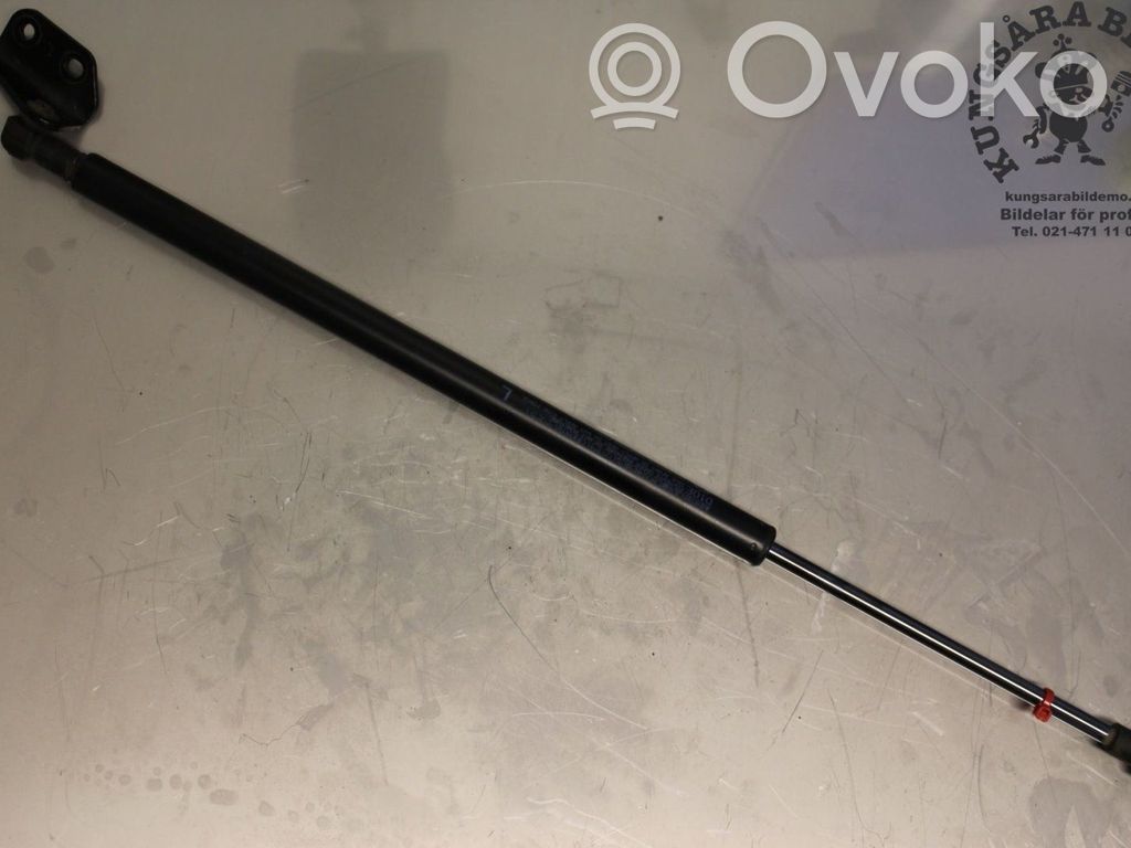 Mazda CX-3 Tailgate strut 