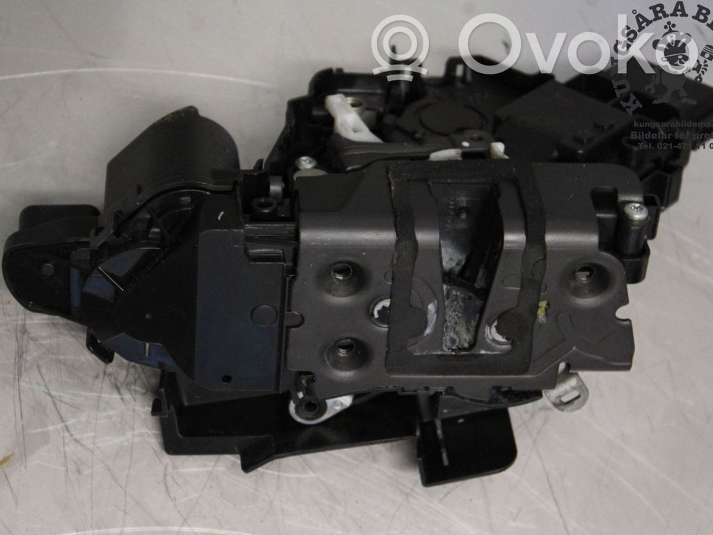 Ford Focus Priekšpusē slēdzene 