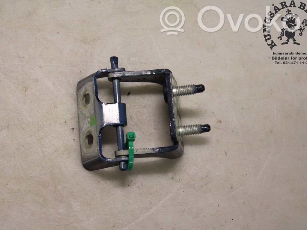 Ford Focus Tailgate/trunk/boot hinge 