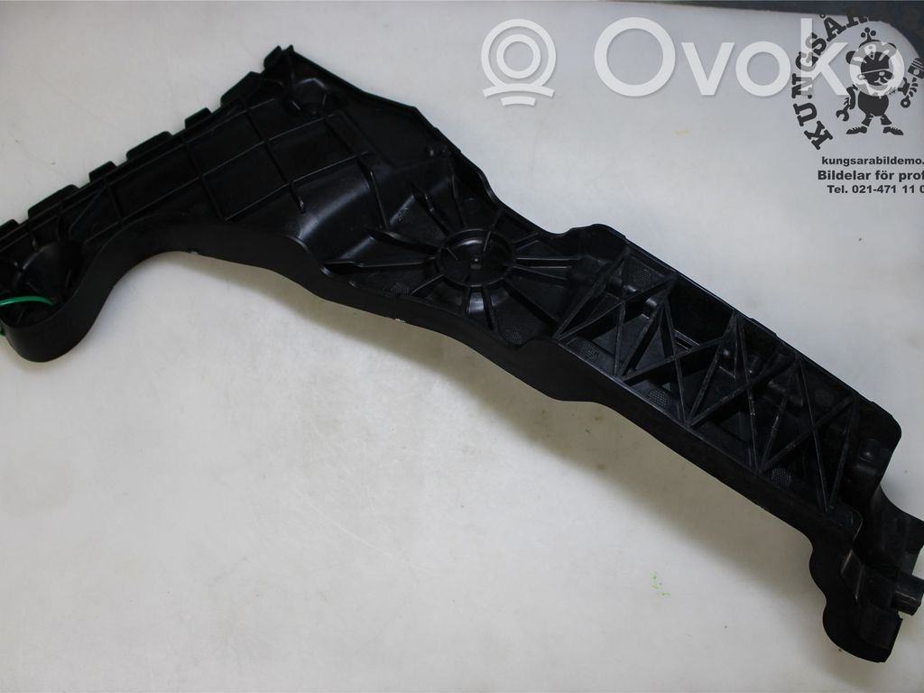 Audi Q3 F3 Uchwyt / Mocowanie zderzaka tylnego 