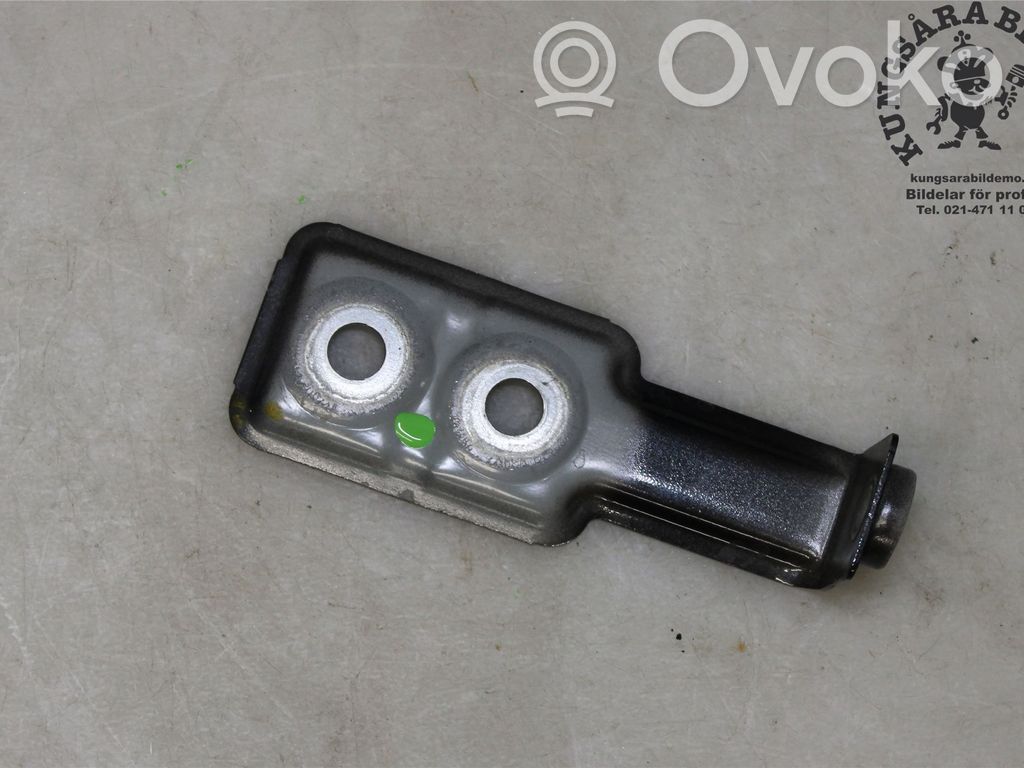 Uchwyt / Mocowanie błotnika przedniego   41007440418