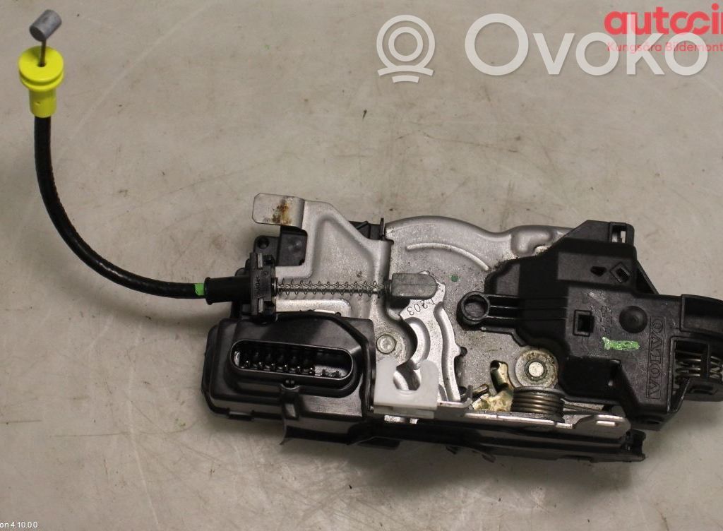 Volvo XC90 Zamek drzwi tylnych 