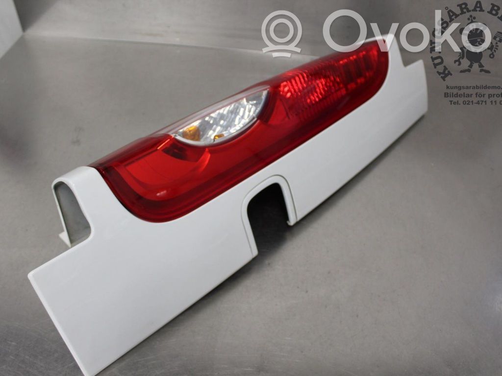 Opel Vivaro Rear/tail lights 