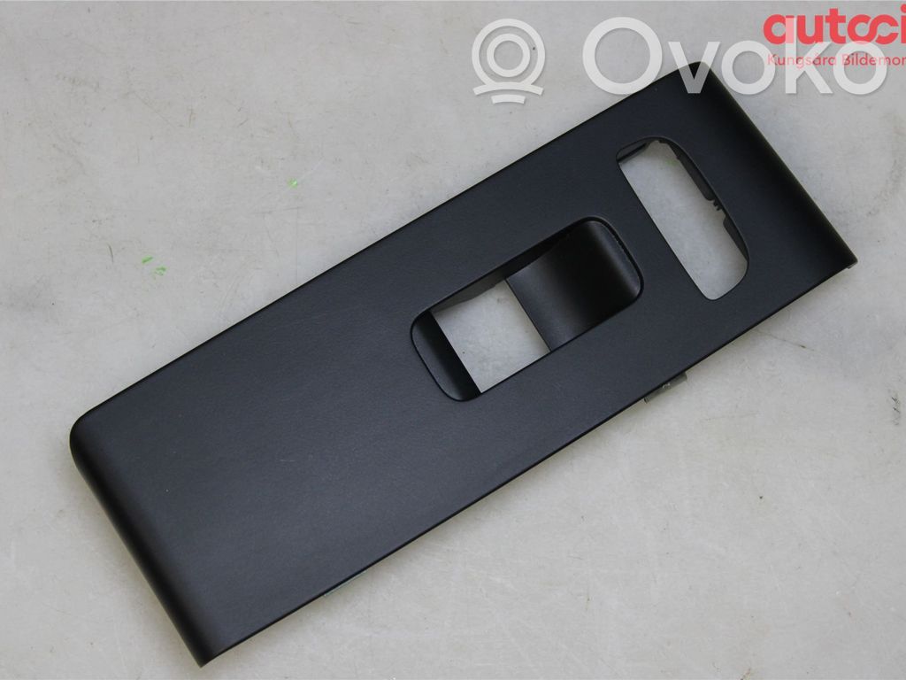 Volvo XC40 Rear door card trim 