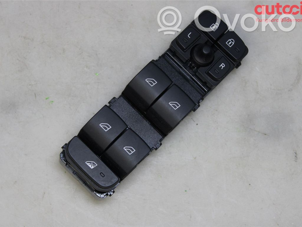 Volvo XC40 Electric window control switch 
