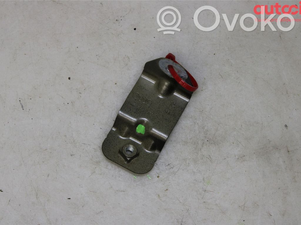 Audi A5 Fender mounting bracket 