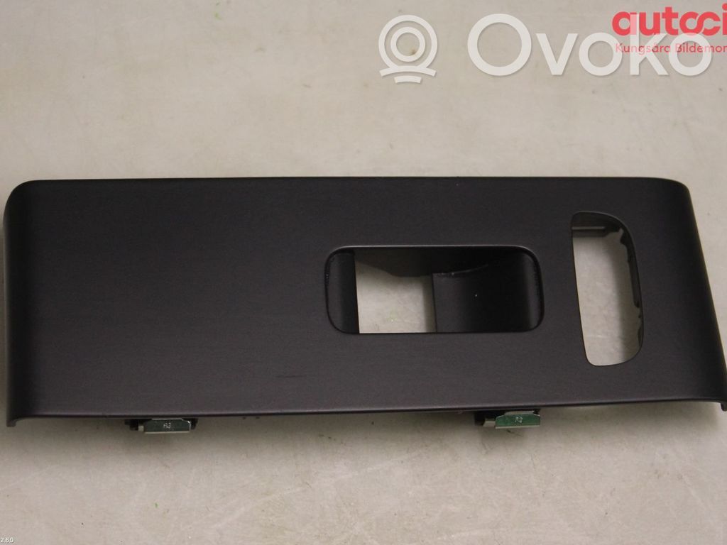 Volvo XC40 Rear door card trim 