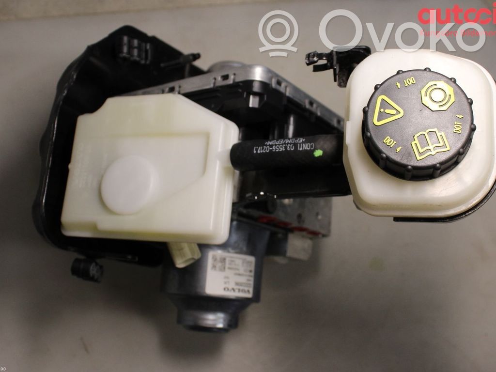 Volvo XC40 ABS bloks 