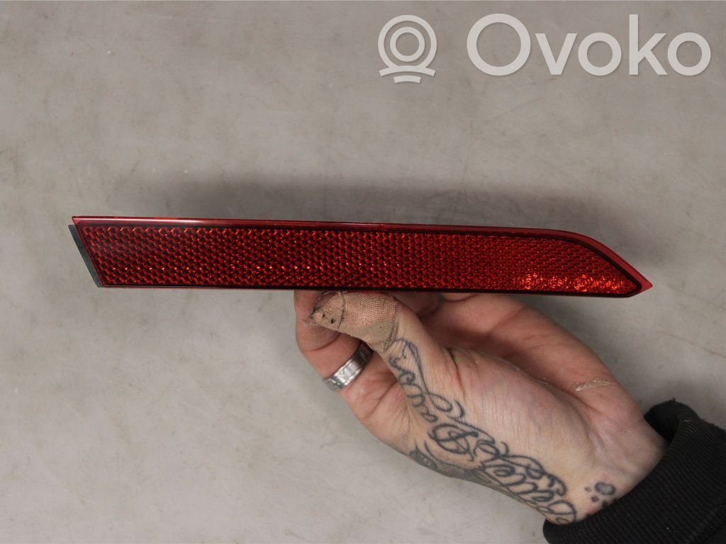 Volkswagen PASSAT B8 Reflector spate