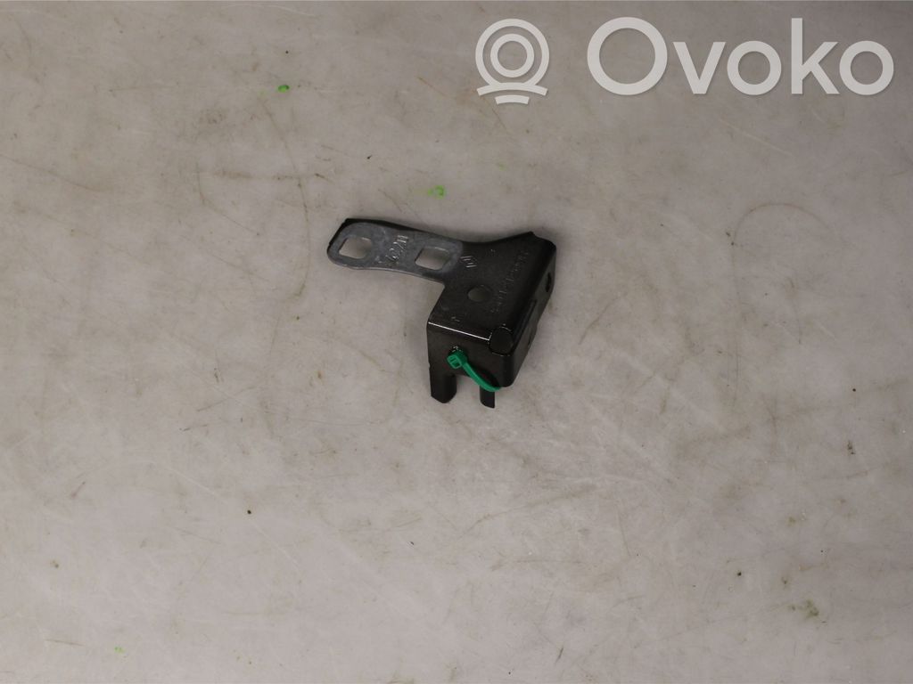 Dacia Sandero III Uchwyt / Mocowanie błotnika przedniego 