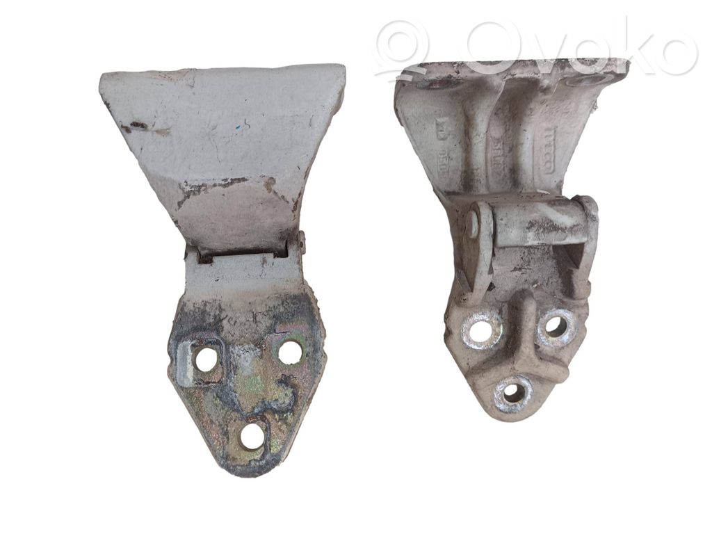 Iveco Daily 3rd gen Front door hinge set 