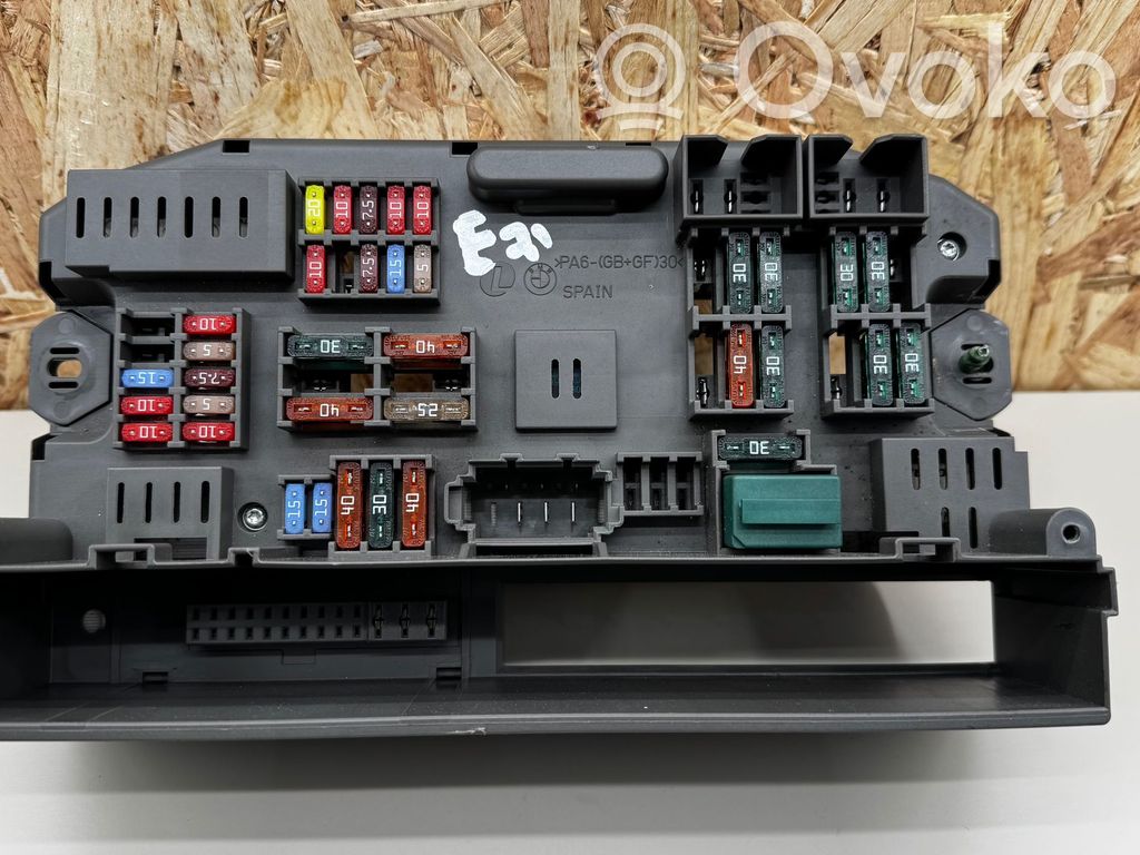 BMW X6 E71 Fuse module 