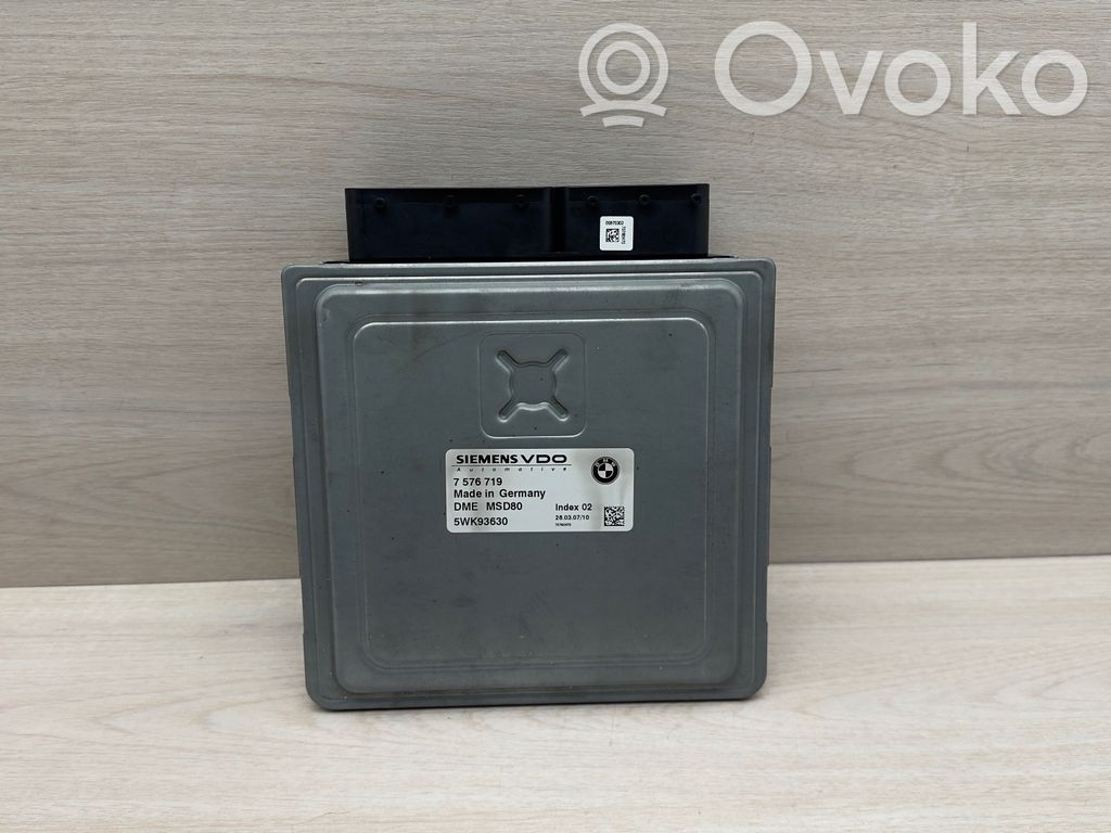 BMW 5 E60 E61 Engine control unit/module 