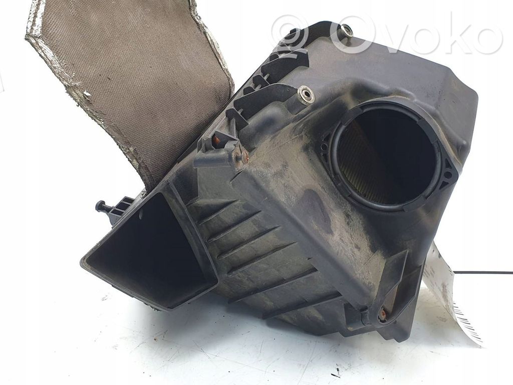 Volkswagen Phaeton Air filter box 