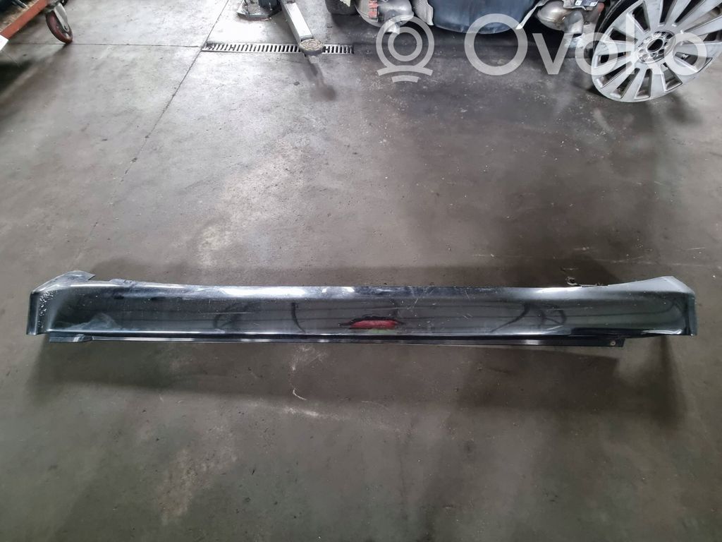 Side skirt rear trim