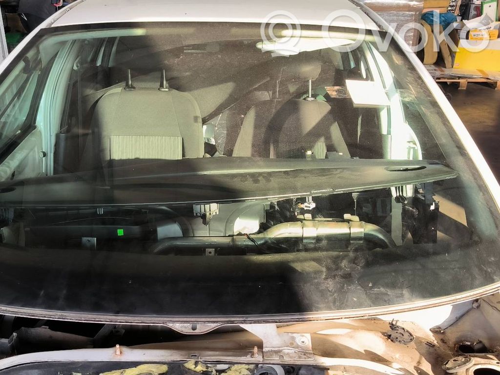 Peugeot 207 Front windscreen/windshield window 