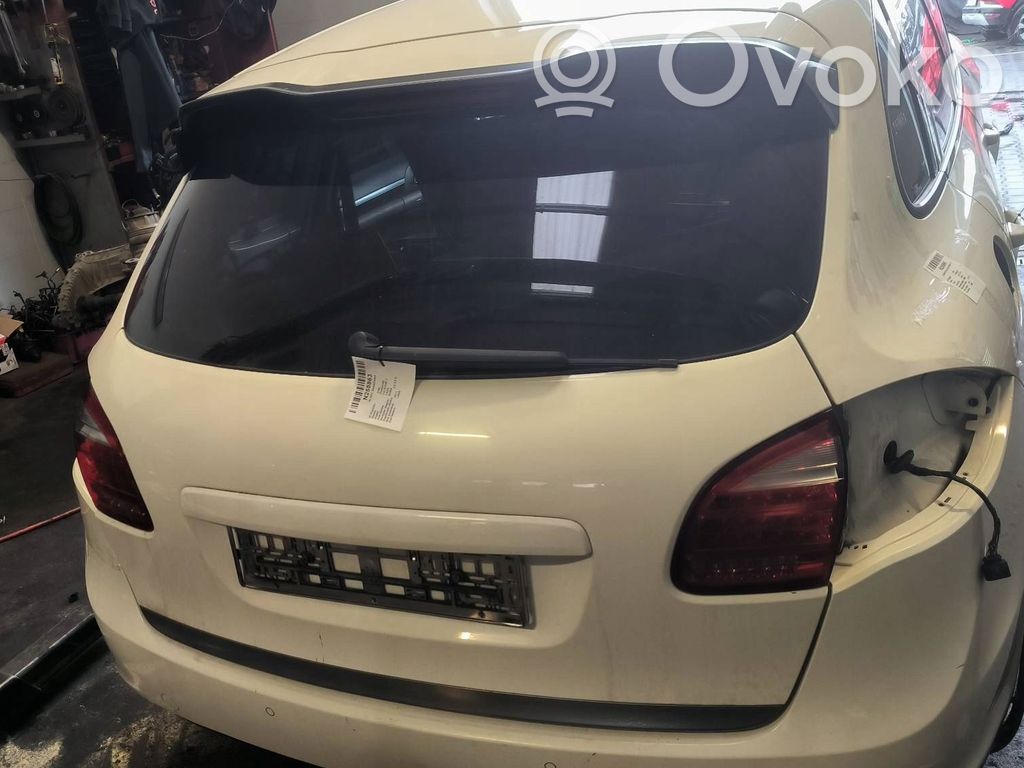 Tailgate/trunk/boot lid   LR9A