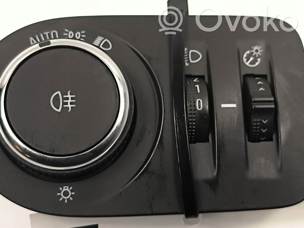 Opel Corsa F Light switch 