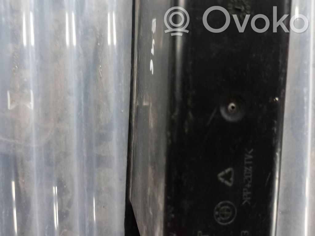Glove box   8230573