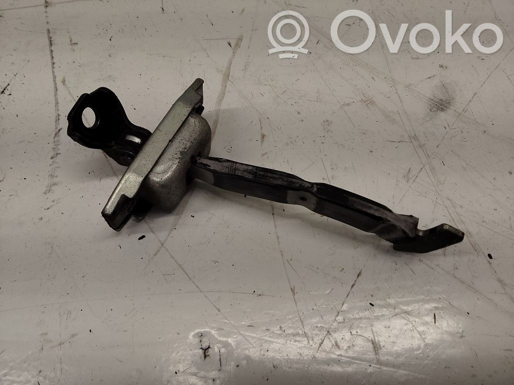Toyota RAV 4 (XA30) Rear door check strap stopper 