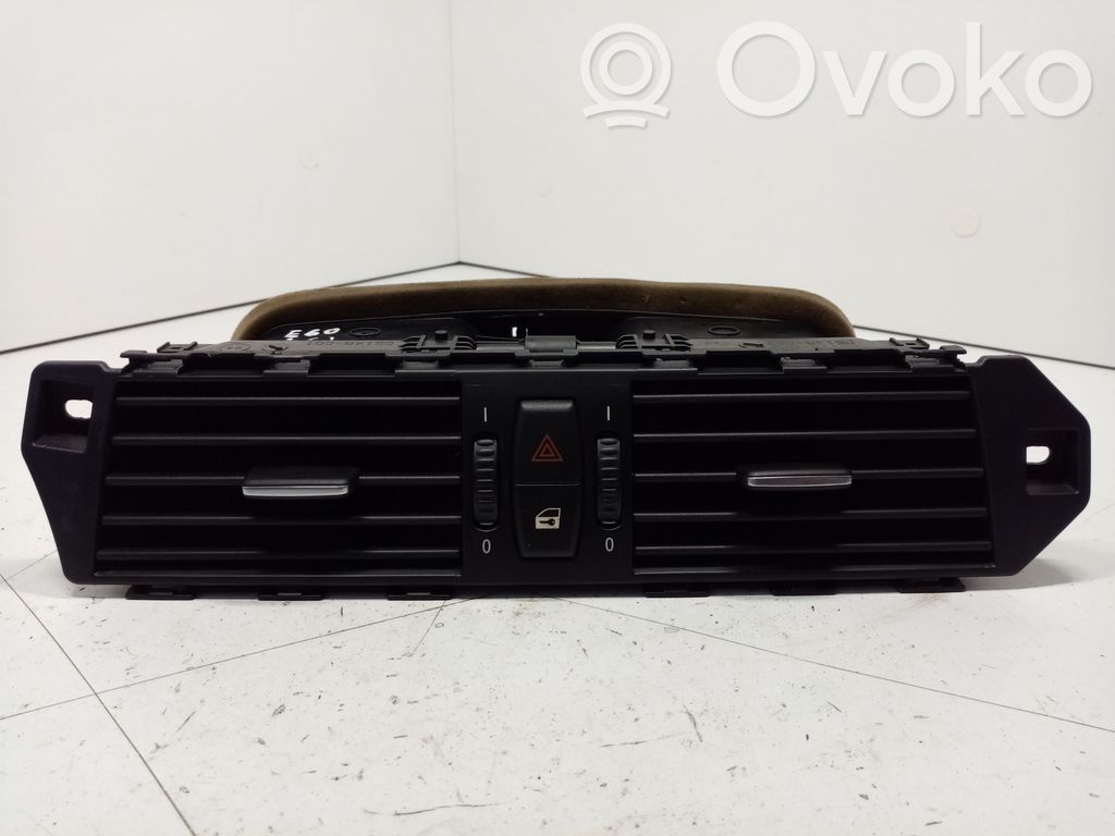 BMW 5 E60 E61 Centrinės oro grotelės 