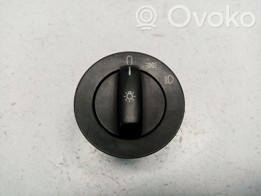 Light switch   8352212,61318352212,61318363683
