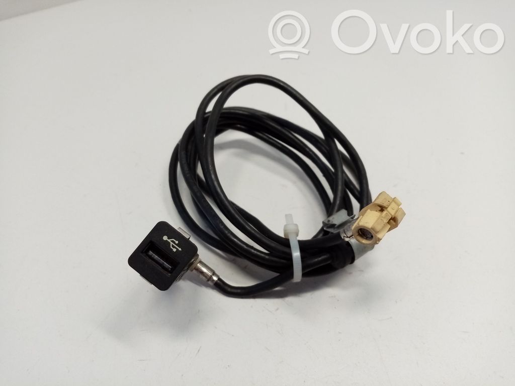 Enchufe conector USB   9167196,61319167196,84109237656,61319230112