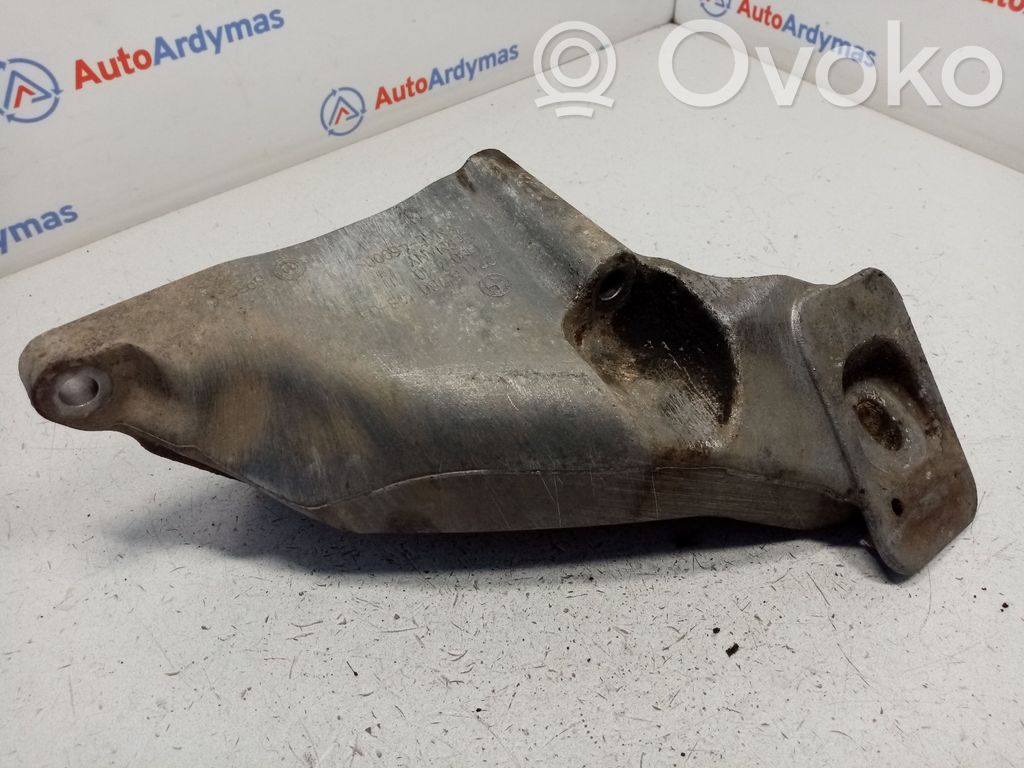 BMW X5 E70 Engine mounting bracket 
