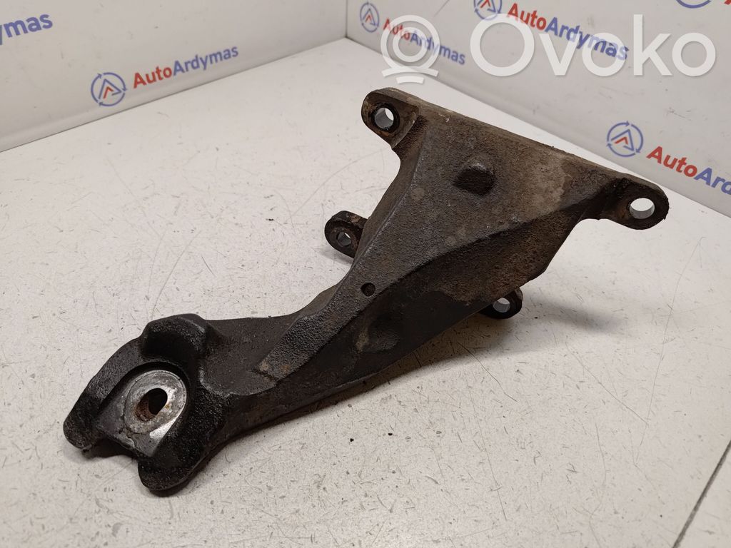 BMW X5 E53 Engine mounting bracket 
