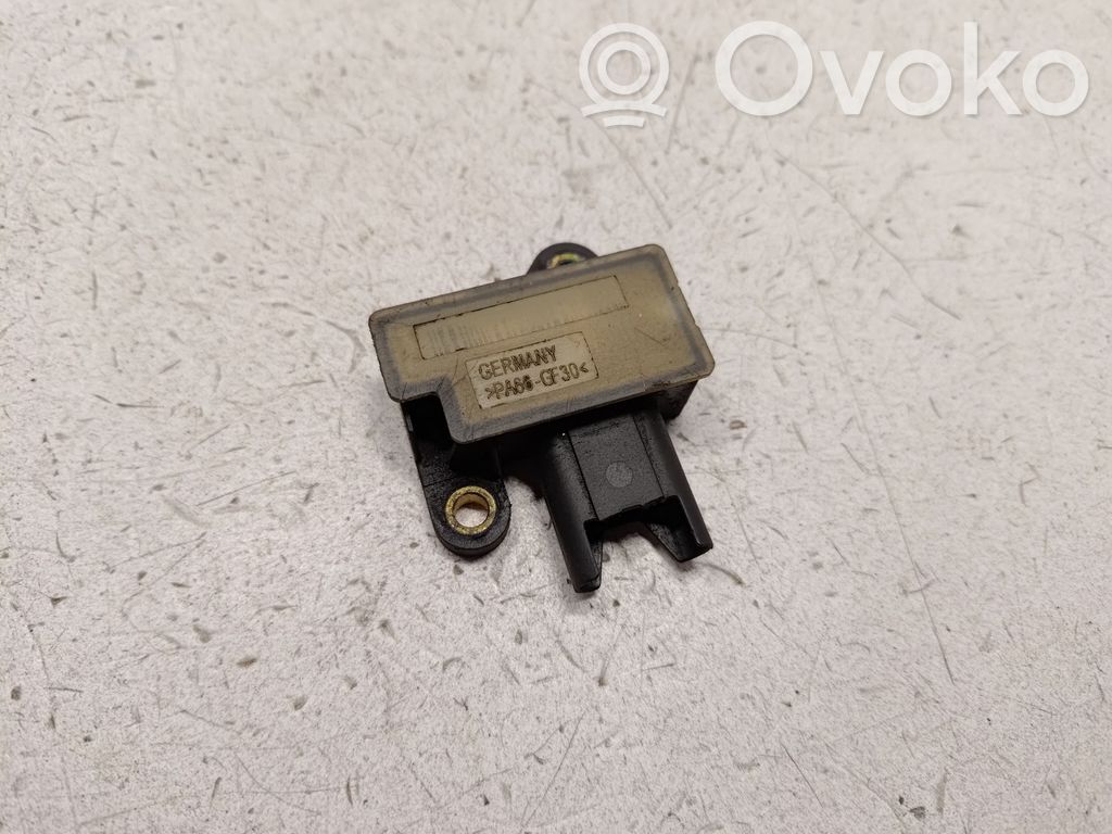 BMW 3 E90 E91 Pavarų dėžės detalė 