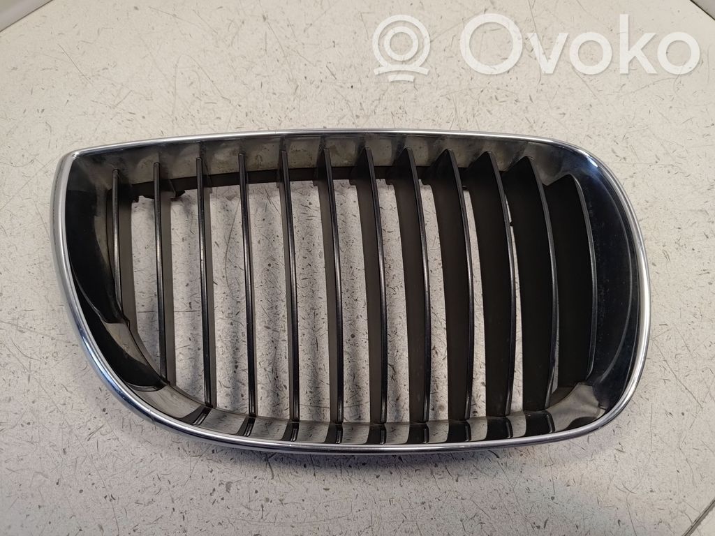 BMW 1 E81 E87 Front bumper upper radiator grill 