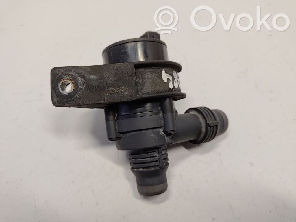 BMW X5 E70 Pompe de circulation d'eau 