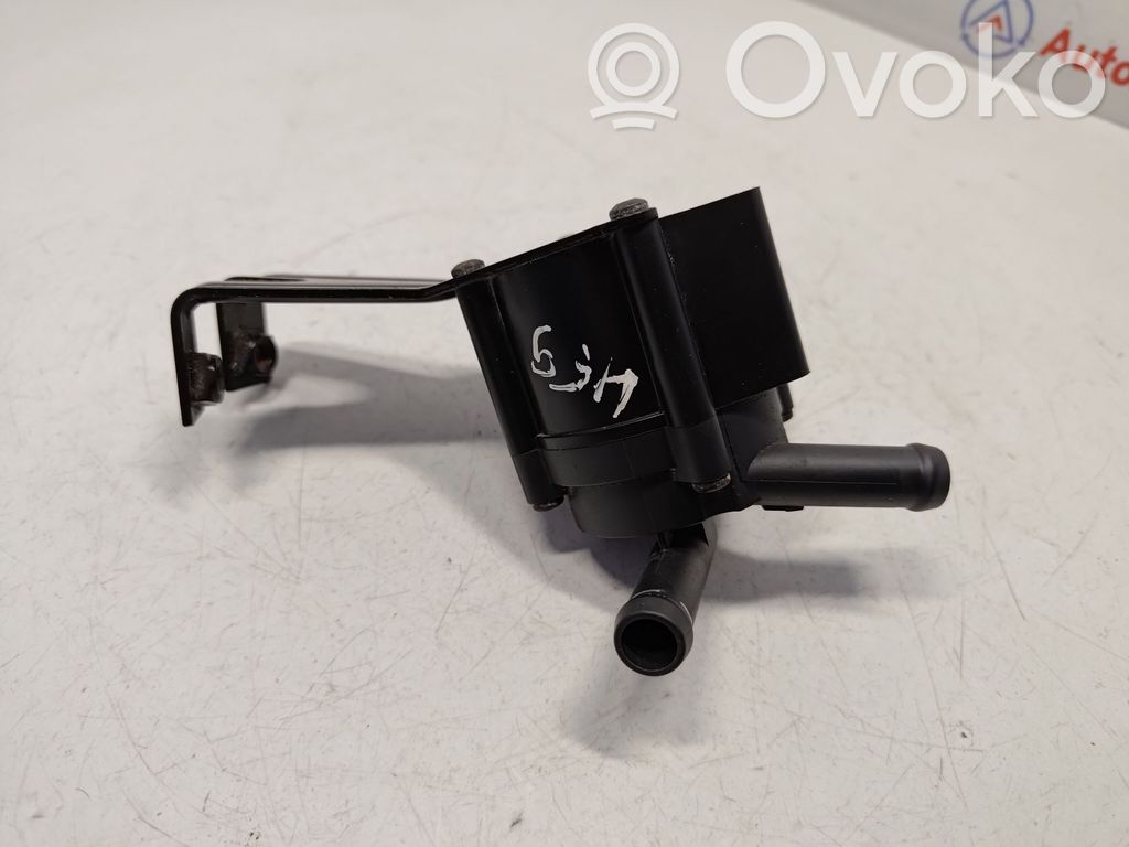 BMW 7 F01 F02 F03 F04 Water pump 