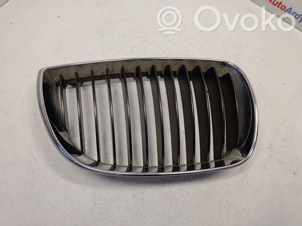 BMW 1 E81 E87 Front bumper upper radiator grill 
