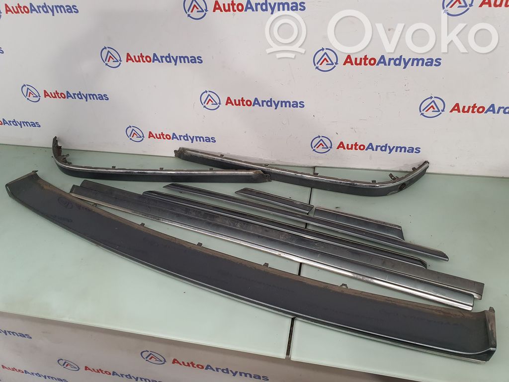 BMW 5 E39 Listwa drzwi przednich 